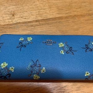 NEW Coach Slim Wallet With Floral Bow Print c7384